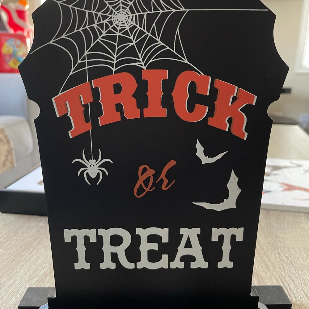 Double sided Halloween sign